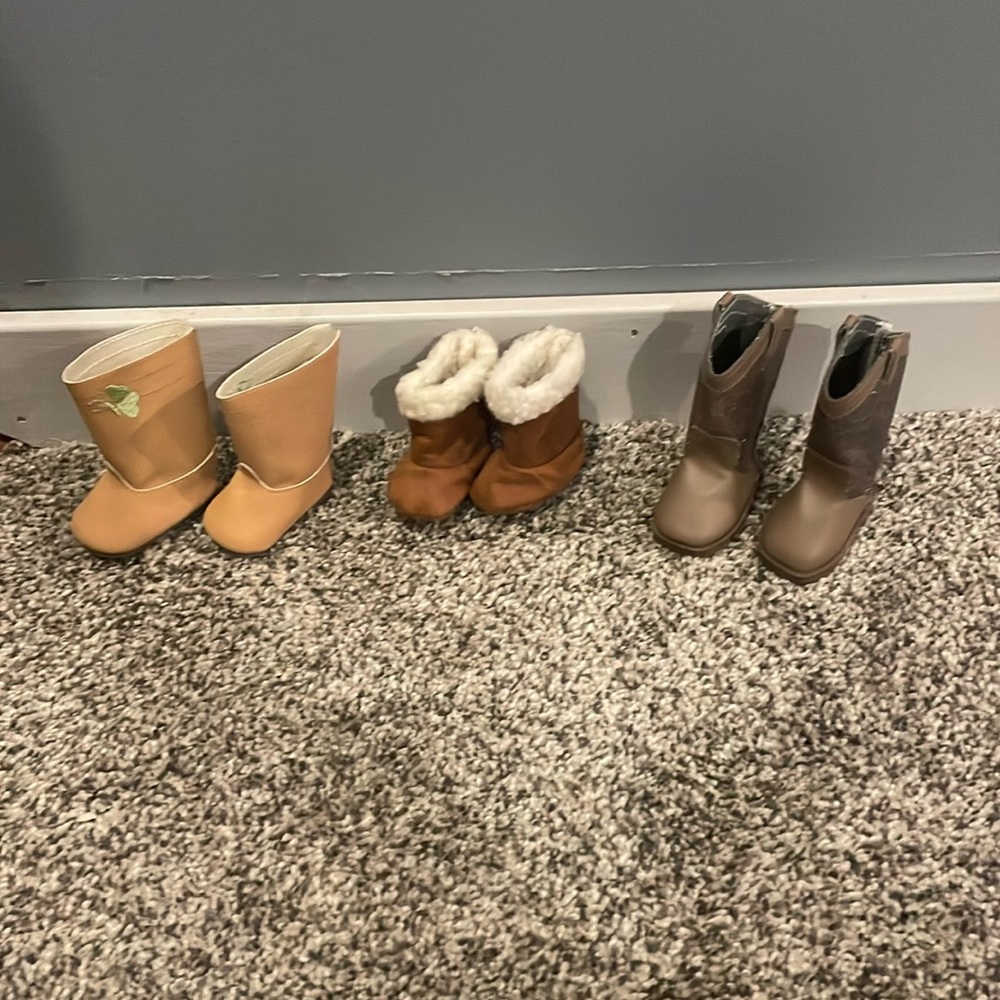 American girl doll shoes. All boots and all in brown. Cute boots for your doll.